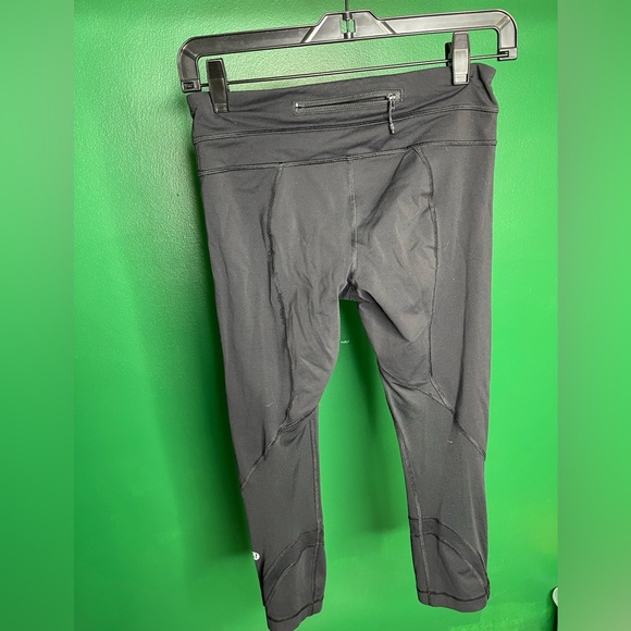 Lululemon Athleta Black Capris Mesh Mix Sz 4 Sell As Is - Picture 4 of 8